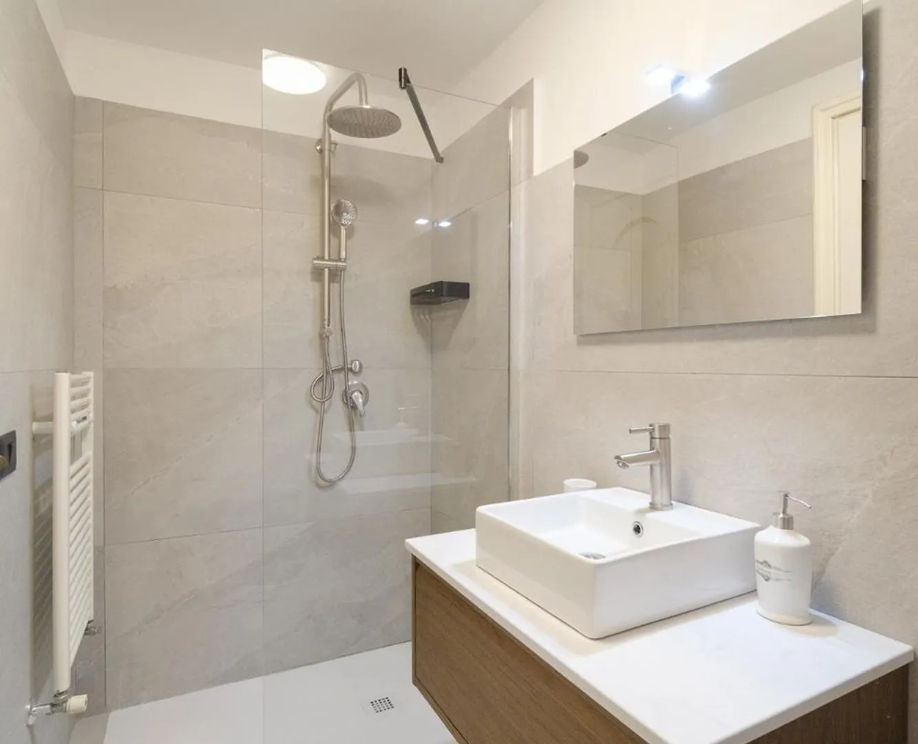 Apartment Dadada By Buddyrent Rome Italy